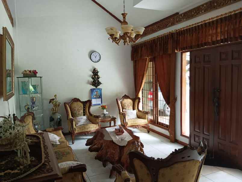 dijual rumah pejompongan