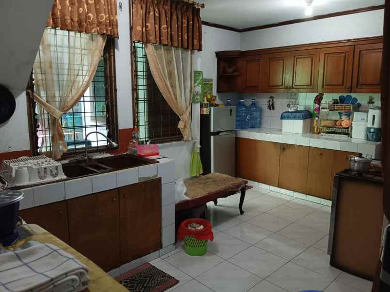 dijual rumah pejompongan