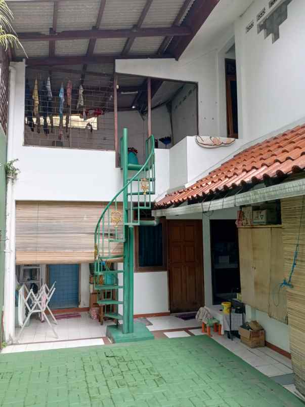 dijual rumah pejompongan