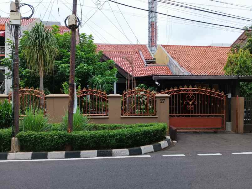 dijual rumah pejompongan