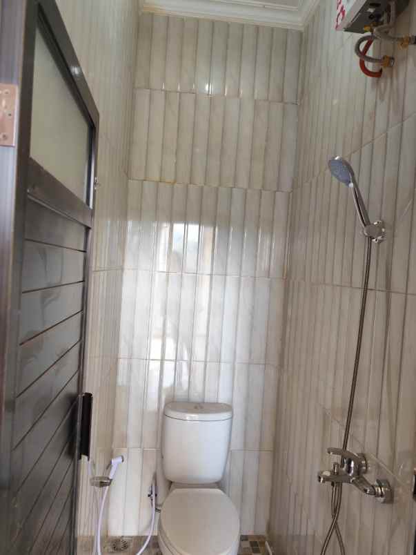 dijual rumah permata permadani