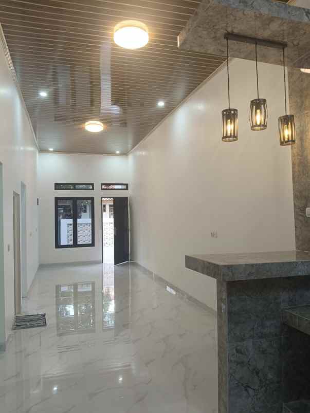 dijual rumah perum barata