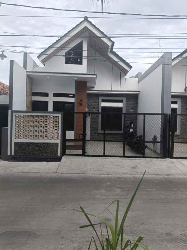 dijual rumah perum barata harapan jaya