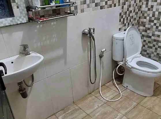 dijual rumah perum dukuh zamrud mustika