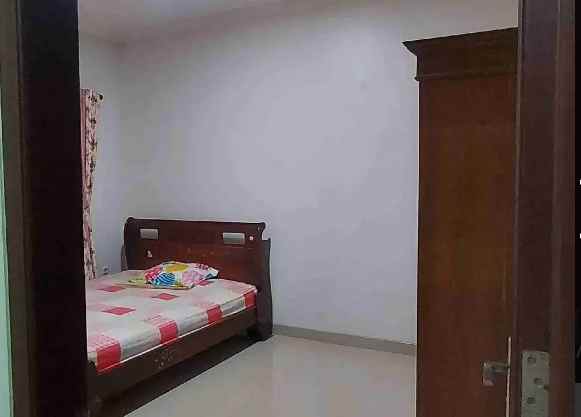 dijual rumah perum dukuh zamrud mustika