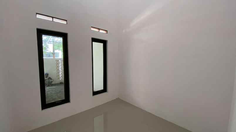 dijual rumah perum karta kirana kebitan