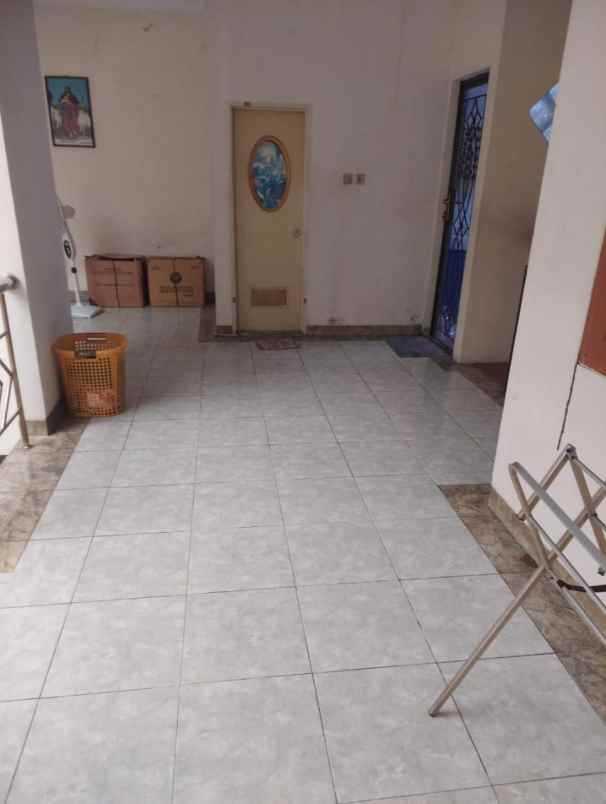 dijual rumah perumahan jatinegara baru