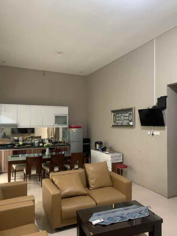 dijual rumah perumahan permata jingga