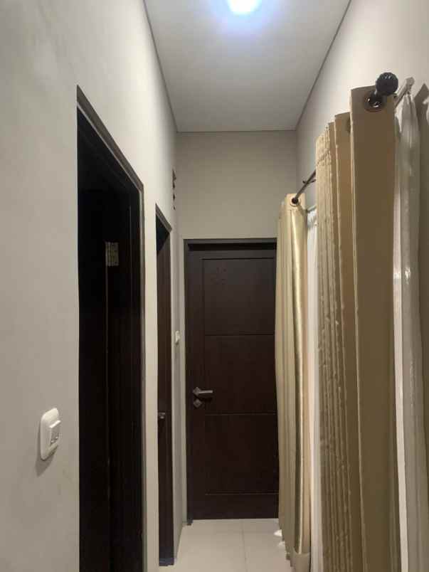 dijual rumah perumahan permata jingga