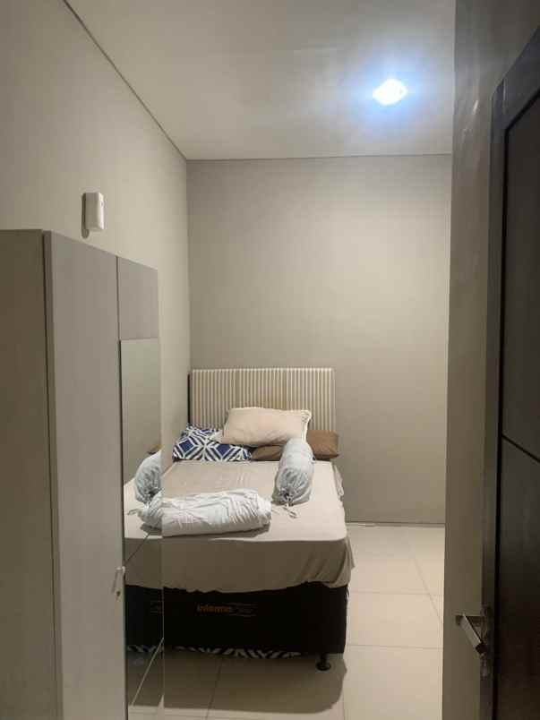 dijual rumah perumahan permata jingga