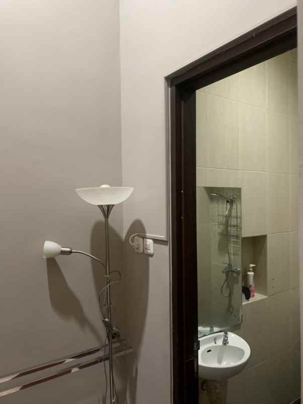 dijual rumah perumahan permata jingga