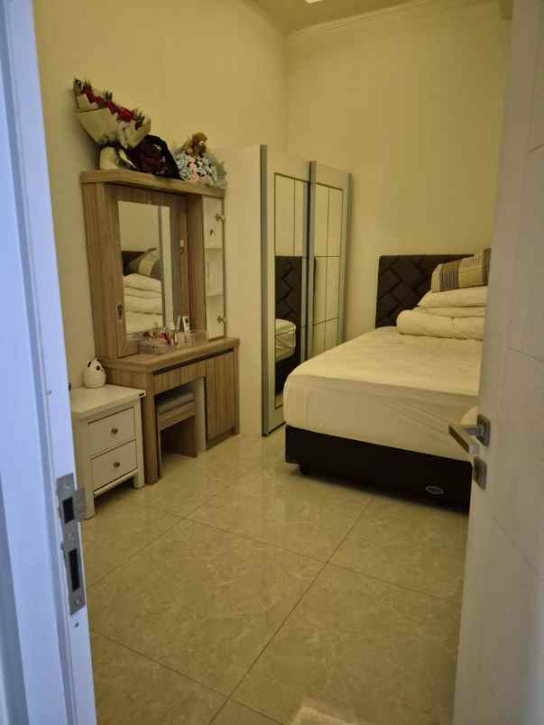 dijual rumah perumahan summarecon