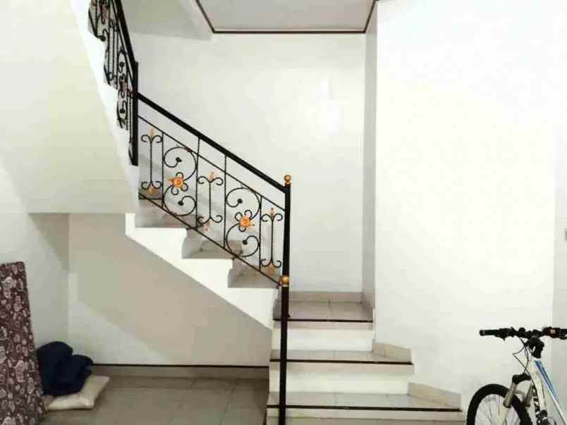 dijual rumah perumnas 1 kranji