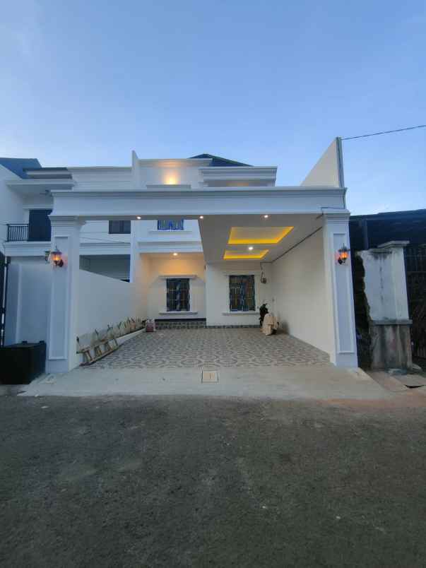 dijual rumah pondok bambu