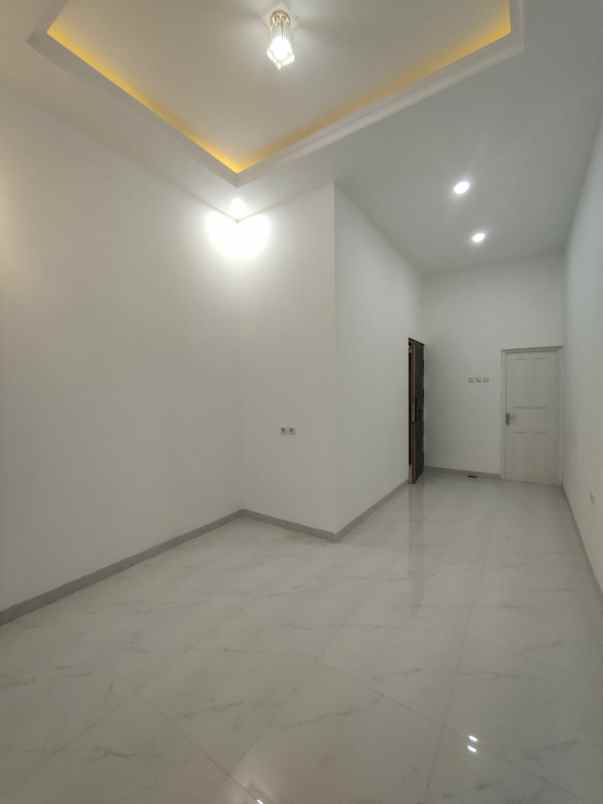 dijual rumah pondok bambu