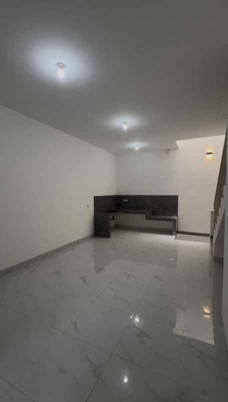 dijual rumah pondok chandra