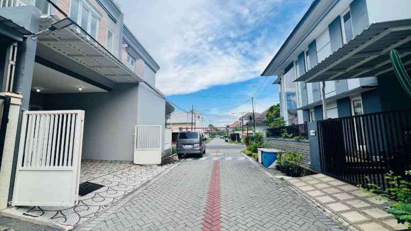 dijual rumah pondok chandra