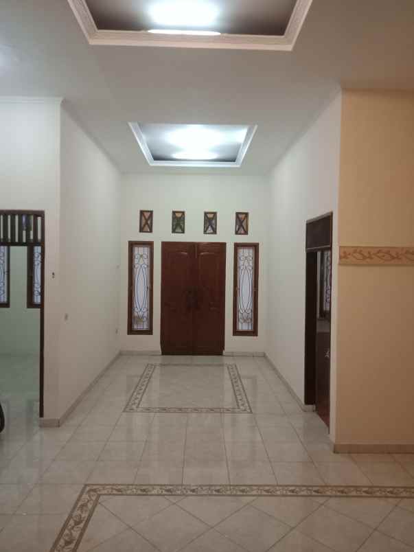 dijual rumah pondok gede
