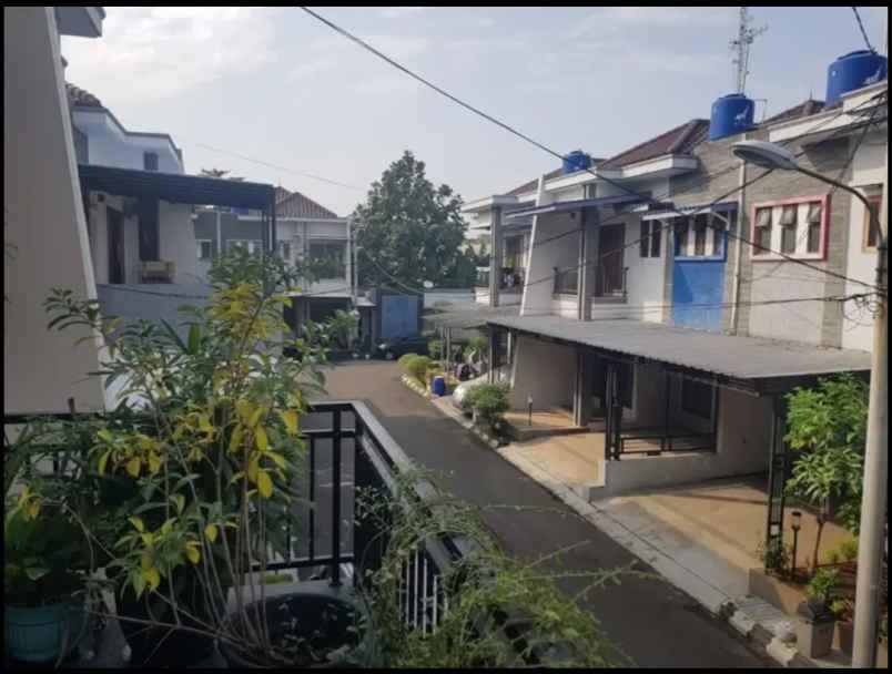 dijual rumah pondok gede