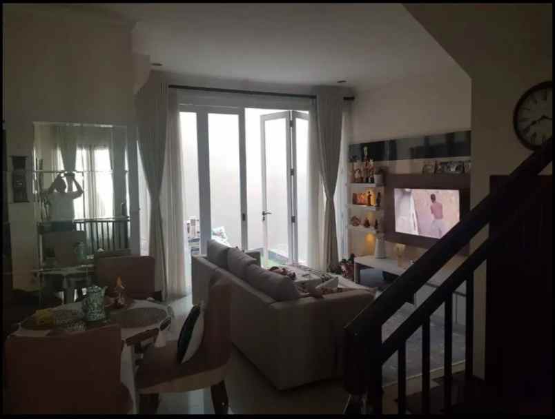 dijual rumah pondok gede