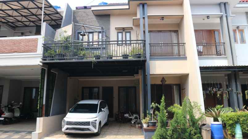 dijual rumah pondok gede