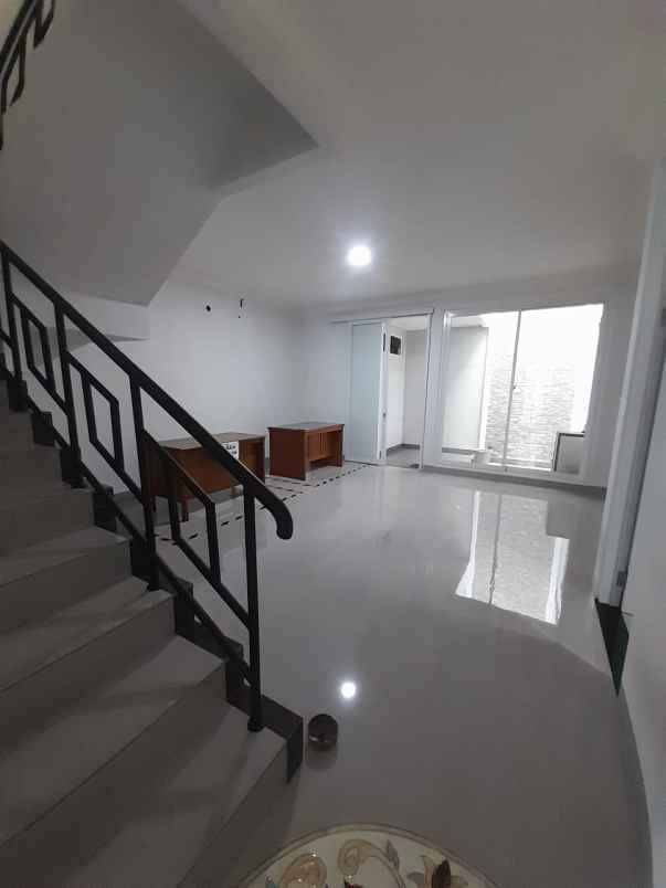 dijual rumah pondok kopi jaktim