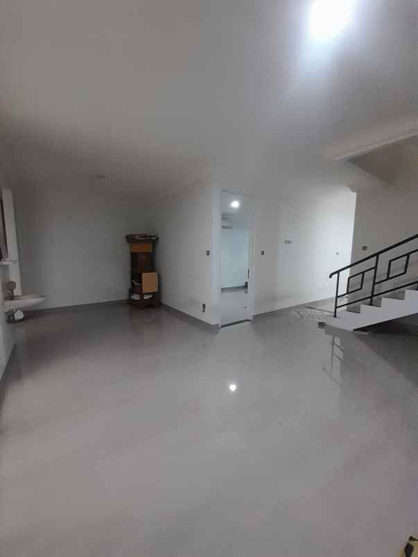 dijual rumah pondok kopi jaktim