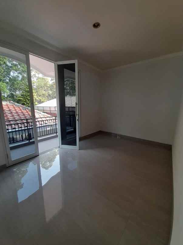 dijual rumah pondok kopi jaktim