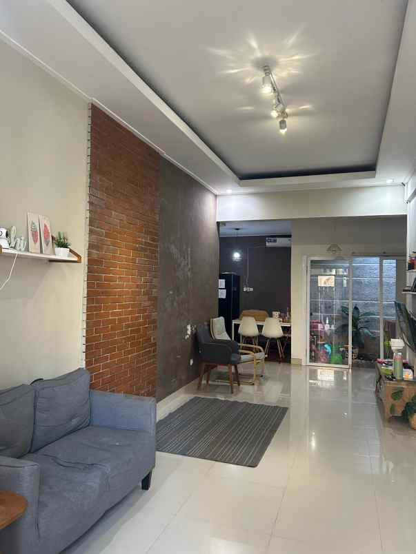 dijual rumah pondok pekayon indah