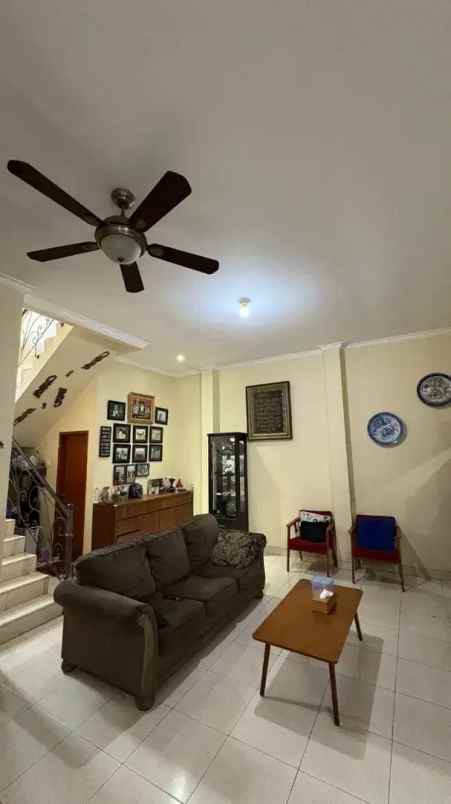 dijual rumah pulo gadung