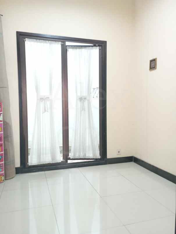 dijual rumah pulomas residence