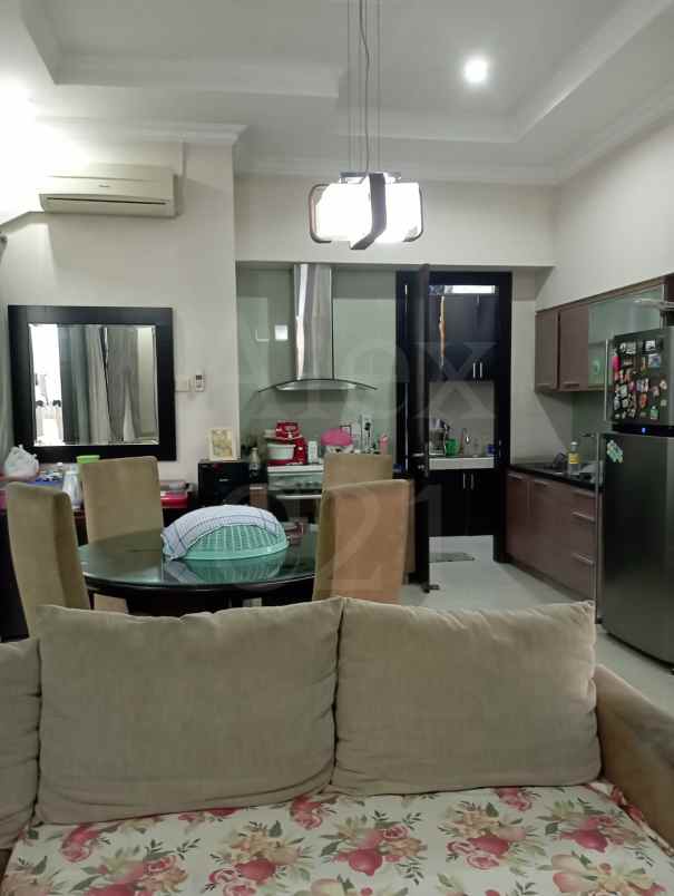 dijual rumah pulomas residence