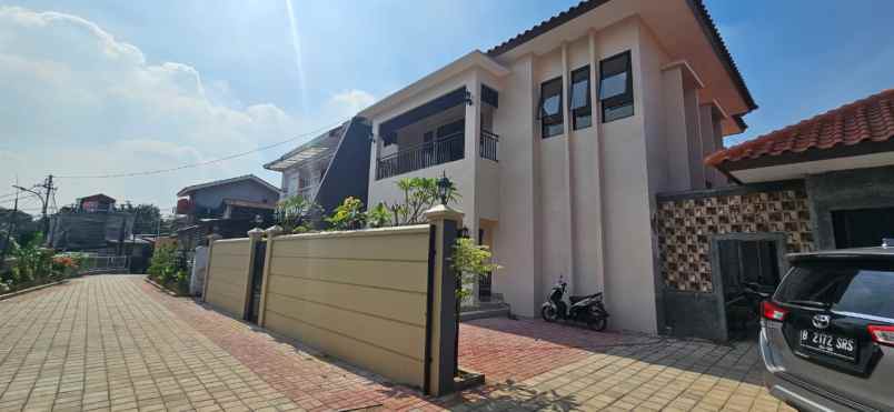 dijual rumah radio dalam