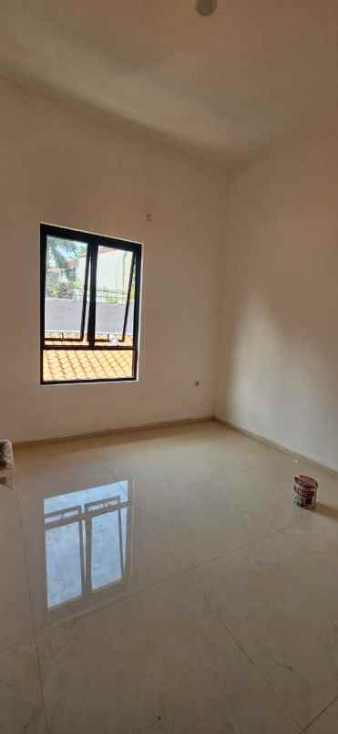 dijual rumah radio dalam