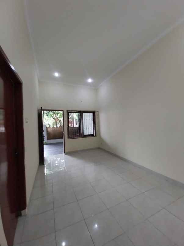 dijual rumah raffless hills cibubur