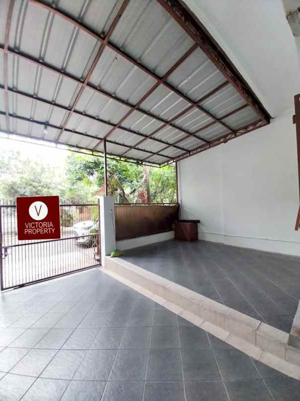 dijual rumah raffless hills cibubur