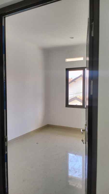 dijual rumah ranca goong