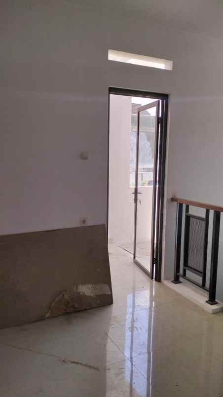 dijual rumah ranca goong