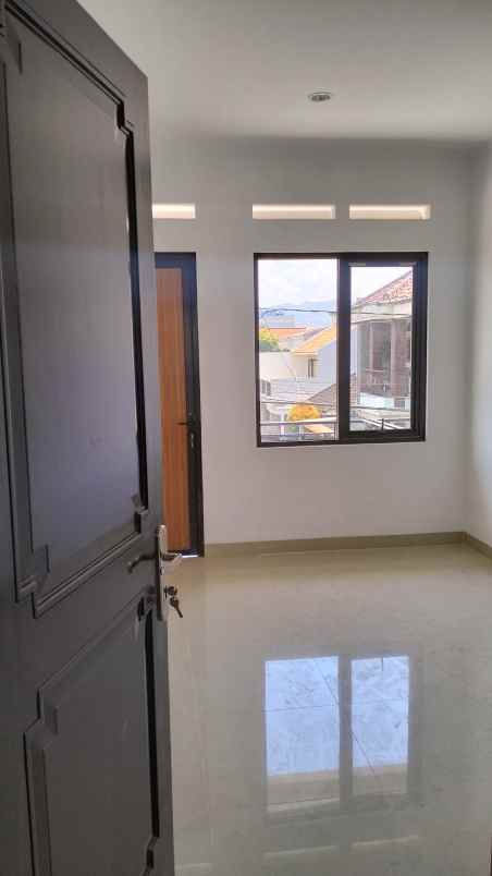 dijual rumah ranca goong