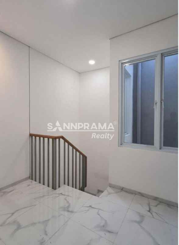 dijual rumah rangkapan jaya