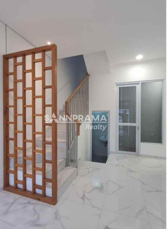 dijual rumah rangkapan jaya