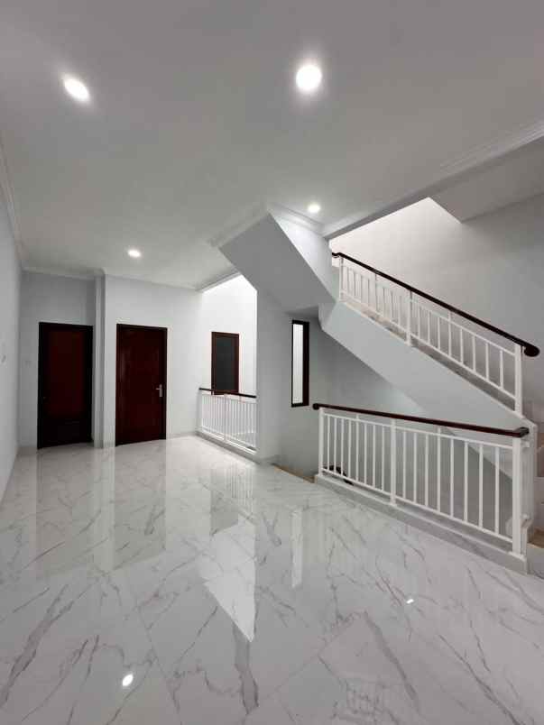 dijual rumah rawa bambu pasar minggu