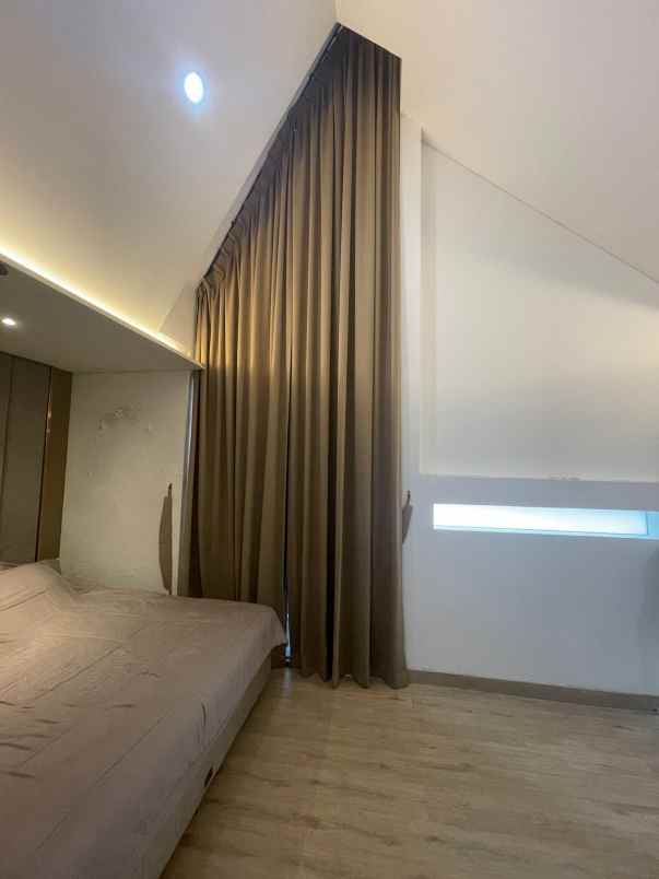 dijual rumah rempoa ciputat tangsel