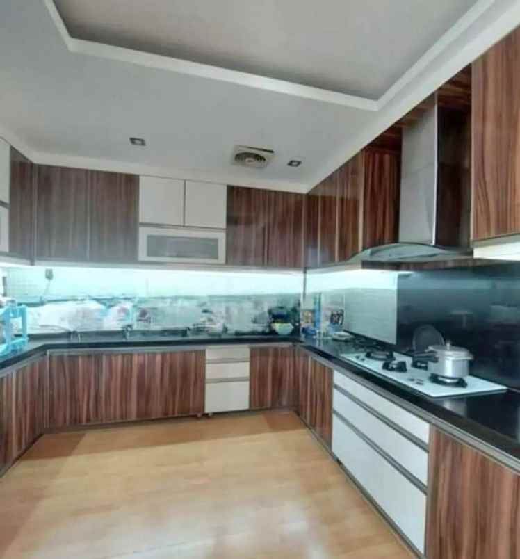 dijual rumah resor dago pakar