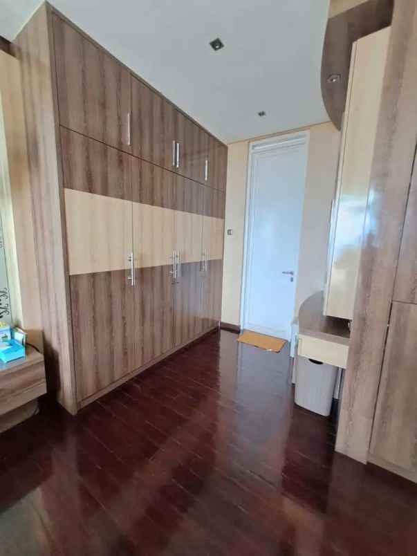 dijual rumah resor dago pakar