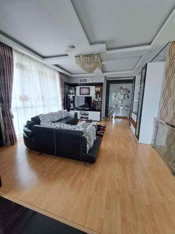 dijual rumah resor dago pakar