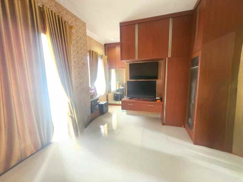 dijual rumah royal residence cakung