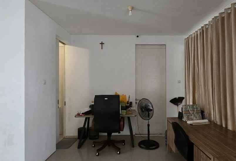 dijual rumah royal residence cluster