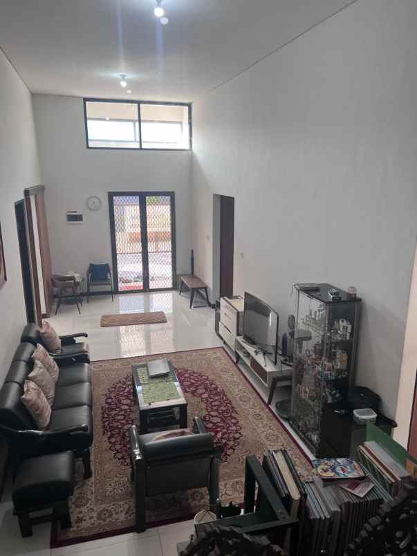 dijual rumah rungkut