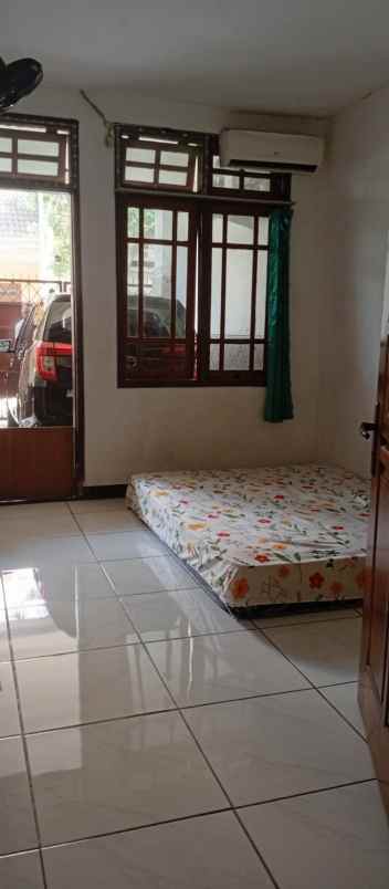 dijual rumah rungkut